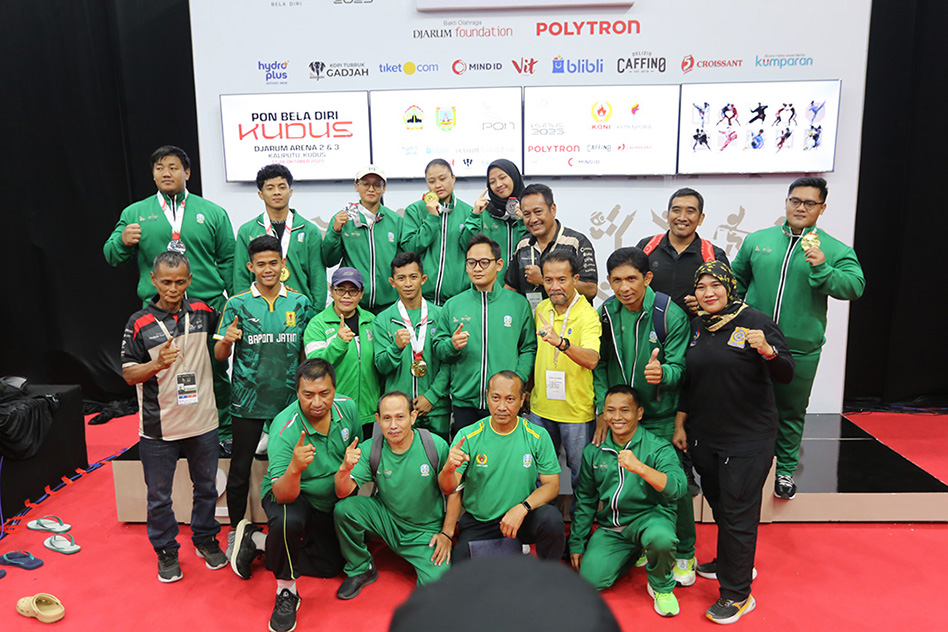 Jawa Timur Juara Umum Gulat PON Bela Diri/2025 Kudus