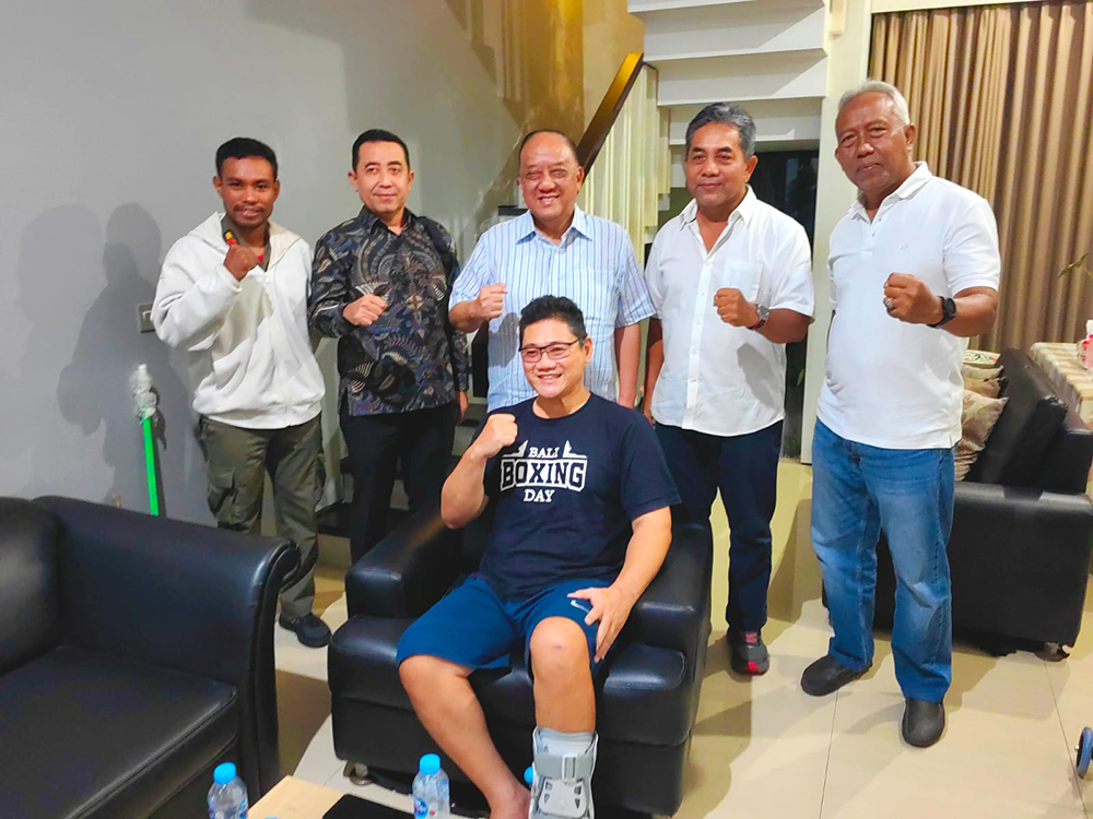Jenguk Pino Bahari, Ketum KONI Pusat Berharap Sang Legenda Segera Pulih dan Cetak Juara Baru