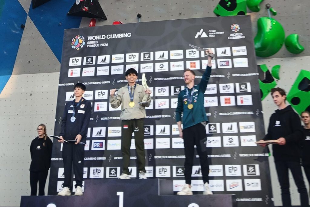 Bukan Cuma Speed! Srondeng Ukir Sejarah Baru, Sabet Emas Kategori Lead di Praha