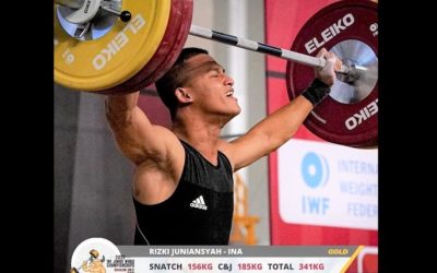 Atlet Angkat Besi Putra Rizki Juniansyah Raih 3 Emas dan Pecahkan Rekor Dunia Junior pada Kejuaraan Dunia Junior 2022